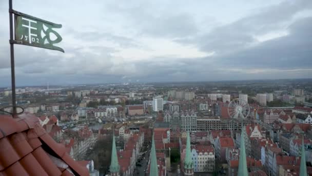 Pohled Střechu Gdaňska Kostela Marie — Stock video