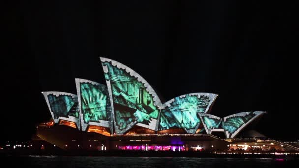 Sydney Opera House Lehkými Projekcemi Výročním Festivalu Vivid Sydney — Stock video