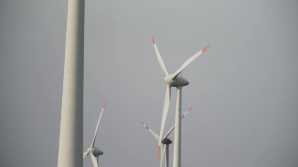 德国多个风力涡轮机产生绿色能源 — 图库视频影像