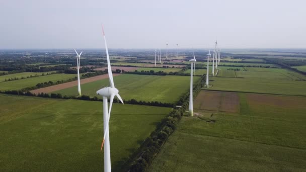 Duits Windmolenpark Aan Grens Dat Groene Energie Produceert Vanuit Lucht — Stockvideo