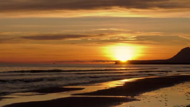 Timelape Del Amanecer Amanecer Brumoso Sobre Playa Arena España — Vídeo de stock