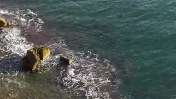 Timelapse Blue Waves Crashing Rocky Mediterranean Shore Denia Spain — Stock Video