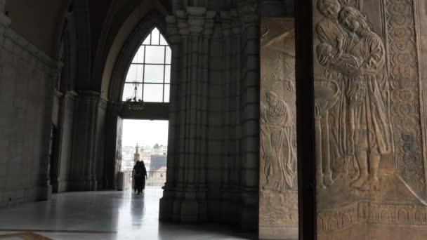 Festői Kilátás Mozaik Kézzel Faragott Kőoszlop Belsejében Bazilika Nemzeti Fogadalom — Stock videók