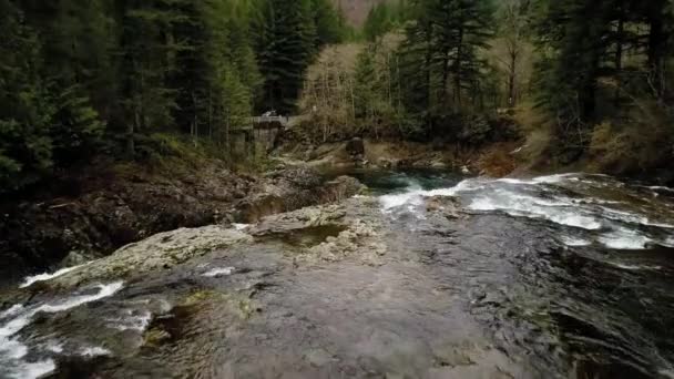 Vuelo Dramático Sobre Las Cataratas Dougan Deslízate Para Revelar Agua — Vídeos de Stock