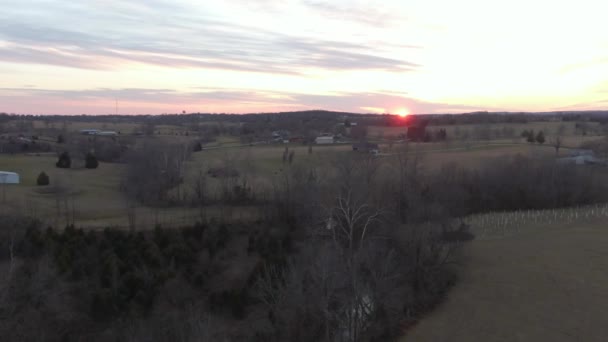 Empurre Para Frente Durante Pôr Sol Sobre Belo Campo — Vídeo de Stock