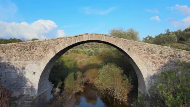 Diese Bogenbrücke Wurde Jahrhundert Von Der Familie Gattelusi Aus Genua — Stockvideo