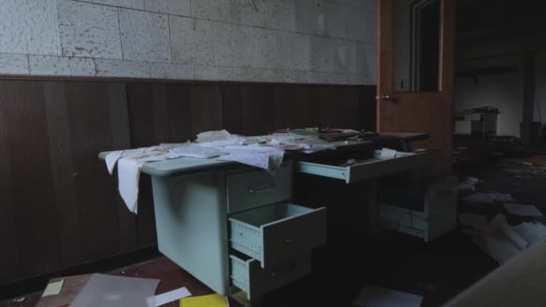 Slider Footage Abandoned Desk Covered Papers Open Drawers Abandoned Factory — Stock Video