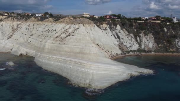 Aérea Lateral Punta Escalera Turca Con Acantilados Blancos Agrigento — Vídeos de Stock