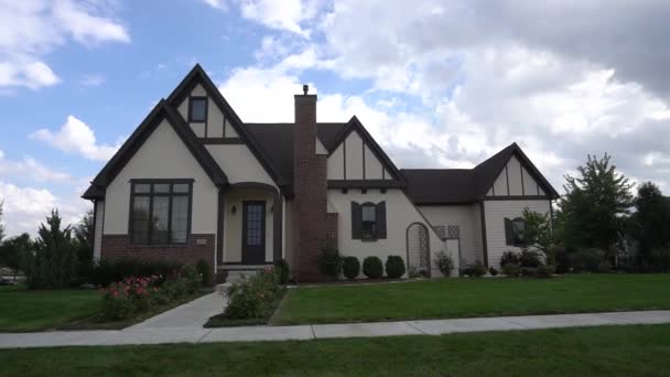Eksterior Rumah Pinggiran Kota Iowa — Stok Video