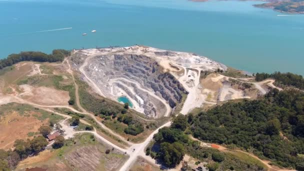 Tuğla Üretimi Için Katı Maddeleri Kaldırmak Için Büyük Sondaj Alanı — Stok video