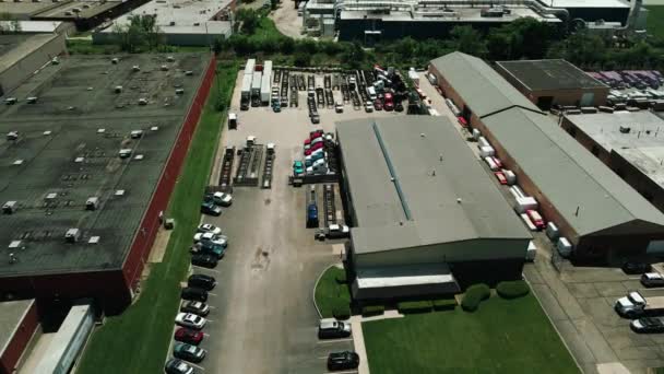 Jarda Logística Caminhões Empresa Carrinhas Secas Carro Transportadores Drone Footage — Vídeo de Stock