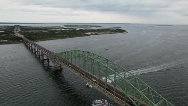 Een Luchtfoto Van Fire Island Inlet Bridge Long Island Drone — Stockvideo