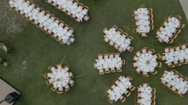 Vista Desde Dron Hasta Las Mesas Banquetes Junto Mar — Vídeos de Stock