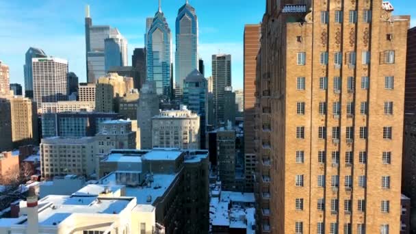 Philadelphia Skyline Bei Schnee Steigende Antennen Zeigen Schneeflocken Und Gewitter — Stockvideo