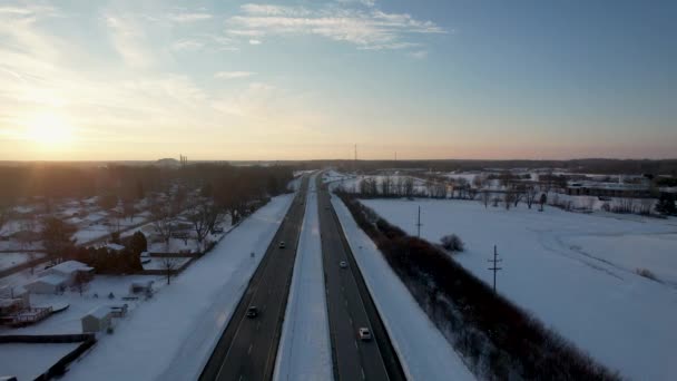 Drone Vista Hermosa Carretera Nevada Puesta Sol Noche — Vídeos de Stock