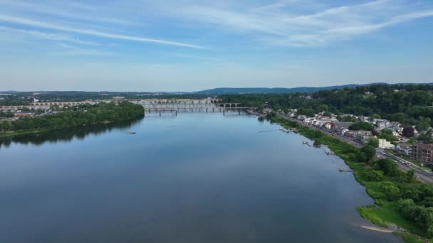 Una Vista Isla Ciudad Harrisburg Pennsylvania Con Los Muchos Puentes — Vídeos de Stock