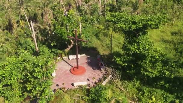 Grupa Zwiedzających Zwiedzanie Historycznego Krzyża Wyspie Limawasa Południowy Leyte Filipiny — Wideo stockowe