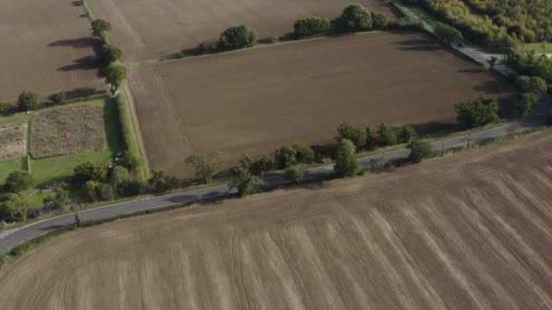 Campos Arados Campo Con Una Cálida Sensación Veraniega Panorámica Derecha — Vídeo de stock