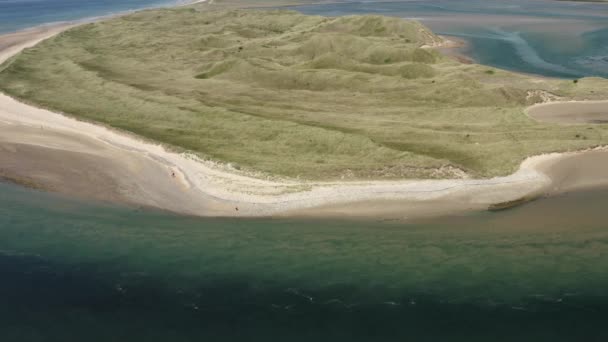 Luftaufnahme Turbulente Flutwelle Bei Den Sanddünen Von Tramore Irland — Stockvideo