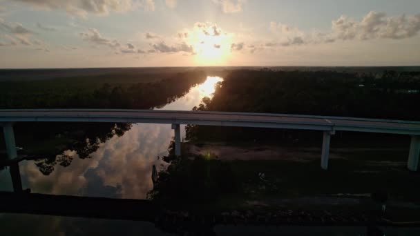 Légifuvarozási Lövés Autópálya Mellett Intracoastal Waterway Híd Floridában — Stock videók