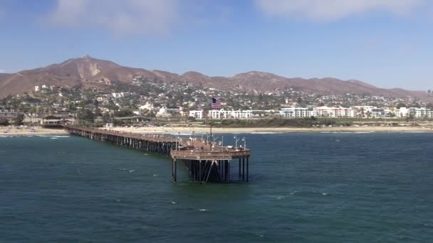 Berühmte Hölzerne Ventura Seebrücke Erstreckt Sich Über Den Ozean Luftparallaxe — Stockvideo