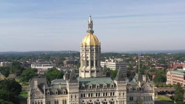 Connecticut Capitol Pulling Back Aerial Video — Stock Video