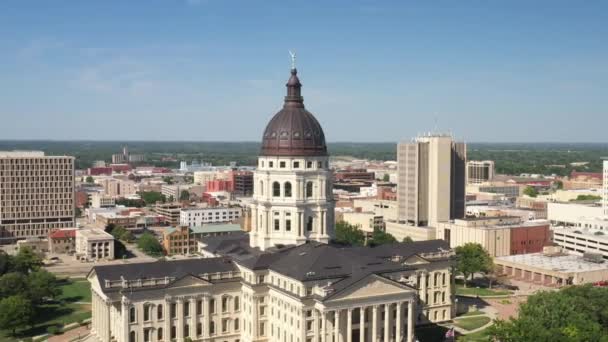 Kansas State Capitol Building Topeka Kansas Con Video Ravvicinato Drone — Video Stock