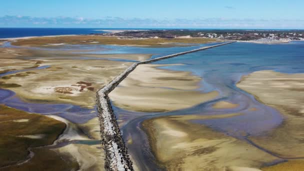 Flygfoto Över Provincetown Causeway Som Ger Vandrare Tillgång Till Spetsen — Stockvideo