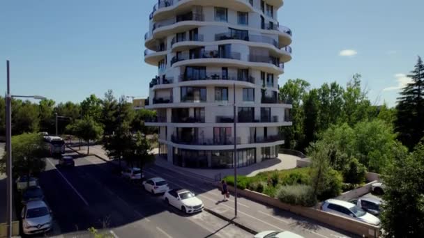 프랑스 남부에 놀라운 현대식 아파트 몽펠리에 — 비디오