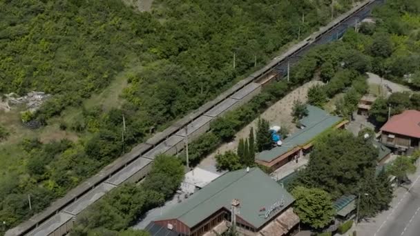 Vagones Mercancías Avanzando Ferrocarril Entregando Mercancías Mtskheta Mtianeti Georgia Aéreos — Vídeos de Stock