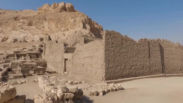 Ruínas Deir Medina Antiga Aldeia Trabalhadores Egípcios Paredes Exteriores Luxor — Vídeo de Stock