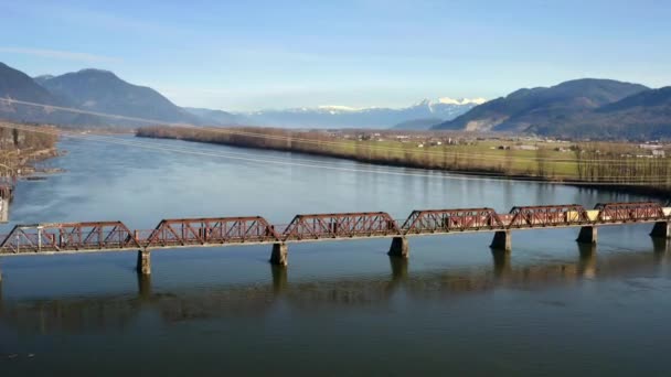 Ponte Ferroviária Missão Com Trem Carga Cruzando Missão Colúmbia Britânica — Vídeo de Stock