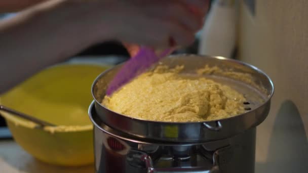 Főzött Krumplitészta Halusky Készítése Spaetzle Maker Rel Bryndzove Halusky Főzési — Stock videók