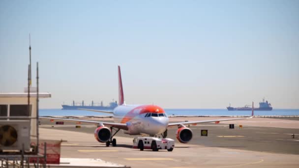 Easyjet Airbus Gibraltári Nemzetközi Repülőtéren Gibraltárban Széles — Stock videók