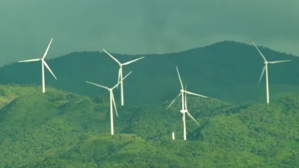 Los Famosos Molinos Viento Nabas Cubiertos Por Día Nublado — Vídeos de Stock