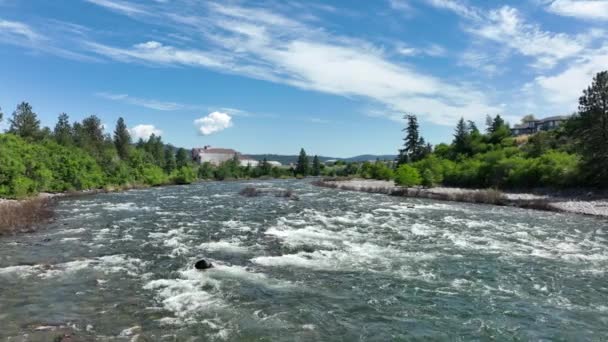 Nyáron Spokane Folyó Fölött Szárnyaló Széles Légi Felvétel — Stock videók