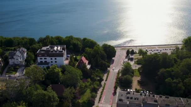 Krajobraz Lotniczy Drogowych Nowoczesnych Budynków Hotelowych Przy Bulwarze Nadmorskim Gdyni — Wideo stockowe