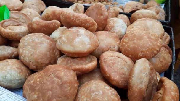 Primer Plano Comida Callejera India Samosa Kachori Pakora Carro Una — Vídeos de Stock