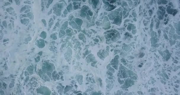 Nad Hlavou Míhaly Mořské Vlny Bílou Pěnou Moře Videa Abstraktní — Stock video