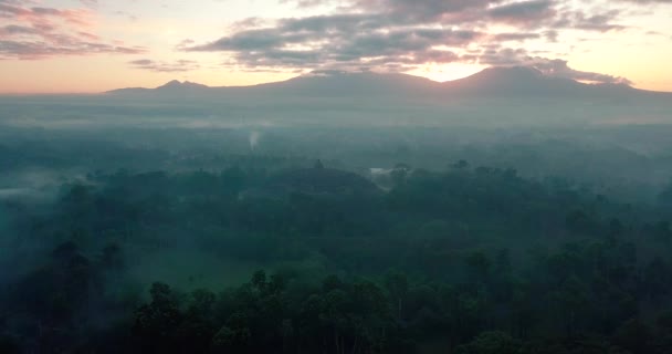 Templo Borobudur Durante Salida Del Sol Mañana Con Clima Ligeramente — Vídeo de stock