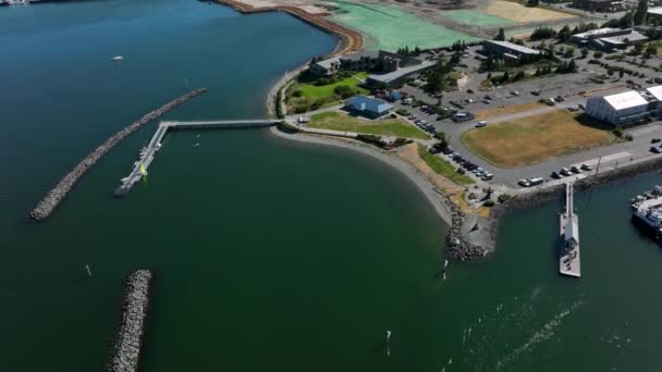 Drone Shot Van Seafarer Memorial Park Een Warme Zomerdag — Stockvideo