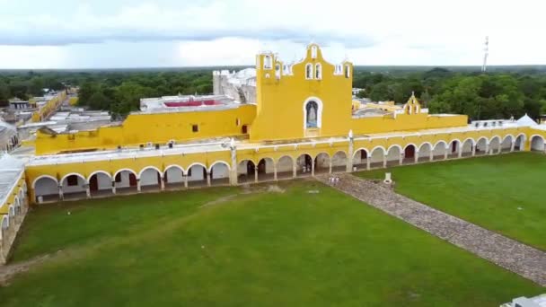 Izamal Yucatan San Antonio Padua Katholische Kirche Mexiko Drohnenschuss — Stockvideo