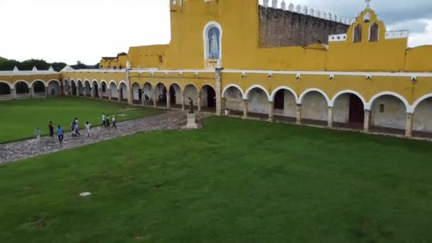 Iglesia Católica Convento Izamal Yucatán San Antonio Padua México Colorido — Vídeo de stock