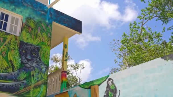 Levendige Kleurrijke Street Art Muurschildering Van Blue Leopard Jaguar Jungle — Stockvideo