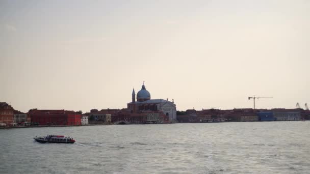 Laguna Veneciana Con Iglesia Del Santísimo Redentor Fondo Venecia Italia — Vídeos de Stock