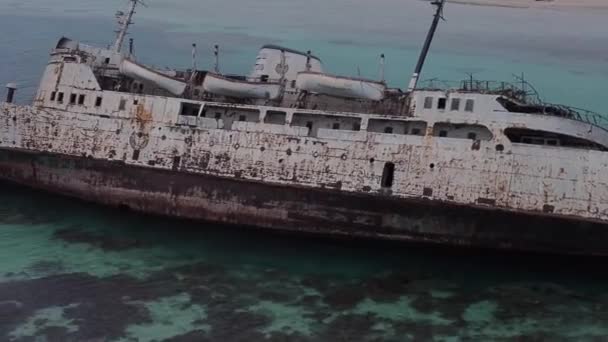 Rozsdás Hajó Rekedt Jeddah Partjainál Szaúd Arábiában Légi Körözés — Stock videók