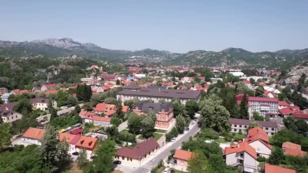 Cetinje Montenegro Luftaufnahme Der Alten Hauptstadt Des Rathauses Und Der — Stockvideo