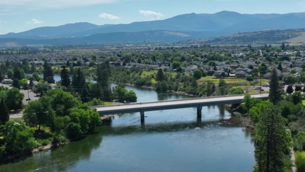 Légi Felvétel Spokane Buja Tájairól Spokane Folyóval Egy Átjáró Híddal — Stock videók