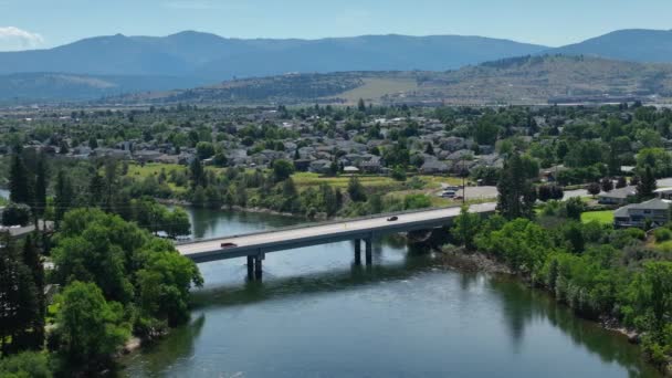 Egy Híd Körül Keringő Légi Felvétel Spokane Folyón Washington Államban — Stock videók