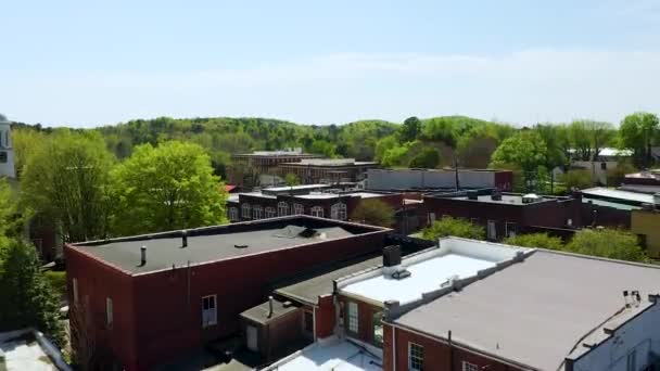 Piedistallo Drone Small Town Stati Uniti America Downtown Hillsboro Carolina — Video Stock